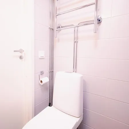 Peaceful - Near Kaari Mall, 5 Min To Train *