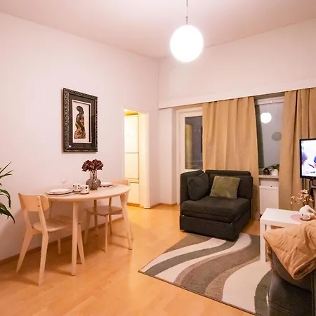 Peaceful - Near Kaari Mall, 5 Min To Train *