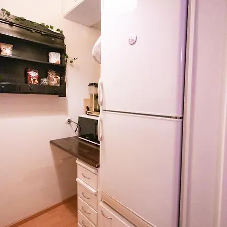 Peaceful - Near Kaari Mall, 5 Min To Train Apartment