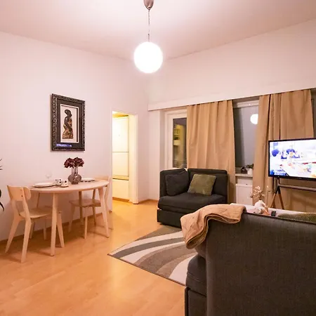 Peaceful - Near Kaari Mall, 5 Min To Train