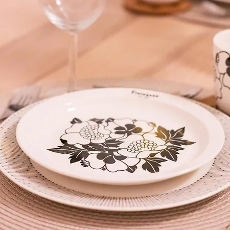 Peaceful - Near Kaari Mall, 5 Min To Train Lejlighed