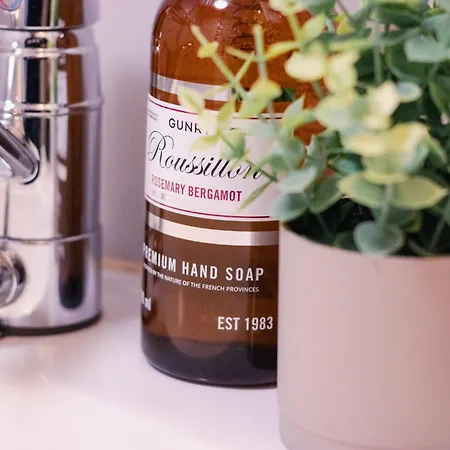 Peaceful - Near Kaari Mall, 5 Min To Train Lejlighed *