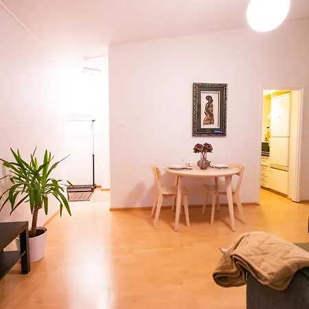 Peaceful - Near Kaari Mall, 5 Min To Train