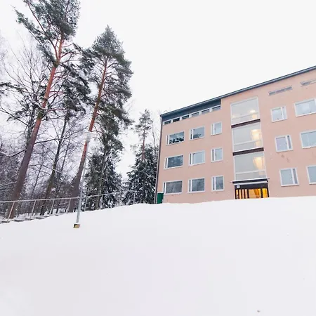 Peaceful - Near Kaari Mall, 5 Min To Train Apartment *