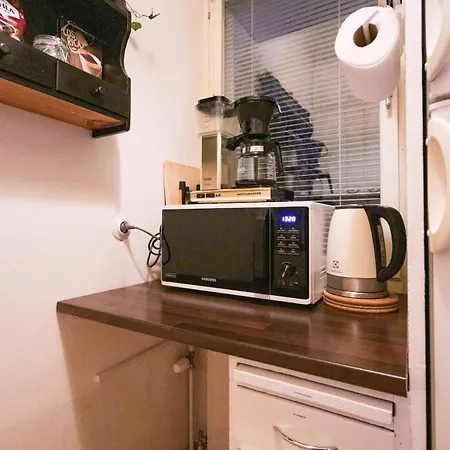 Peaceful - Near Kaari Mall, 5 Min To Train Apartment *