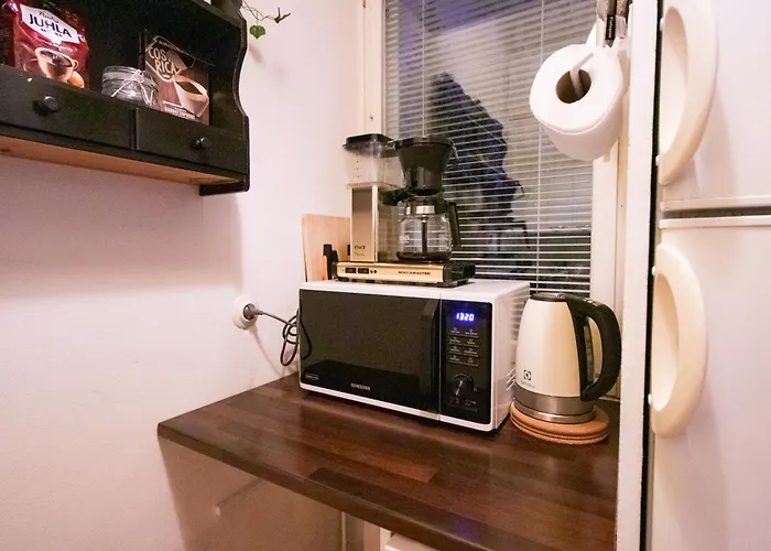 Peaceful - Near Kaari Mall, 5 Min To Train アパート