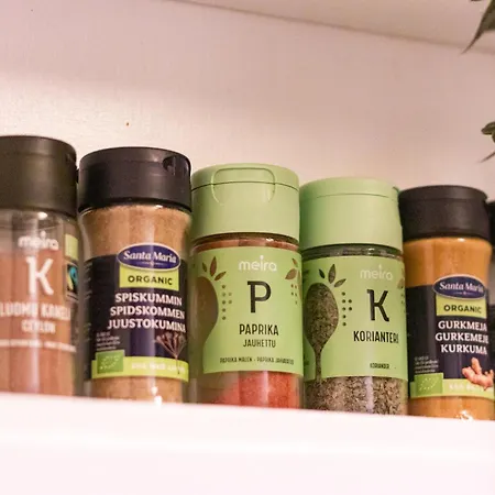 Peaceful - Near Kaari Mall, 5 Min To Train