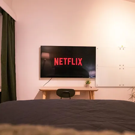 Apartament Peaceful - Near Kaari Mall, 5 Min To Train Helsinki