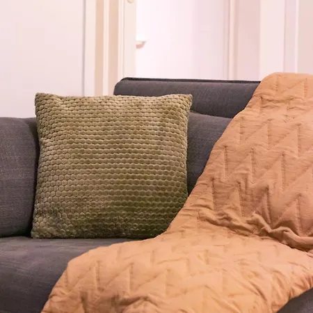 Apartament Peaceful - Near Kaari Mall, 5 Min To Train