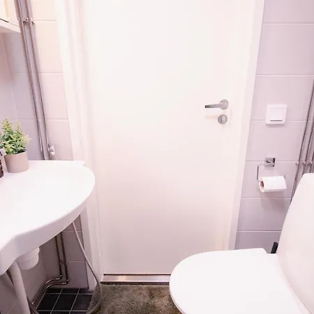 Апартаменты Peaceful - Near Kaari Mall, 5 Min To Train *