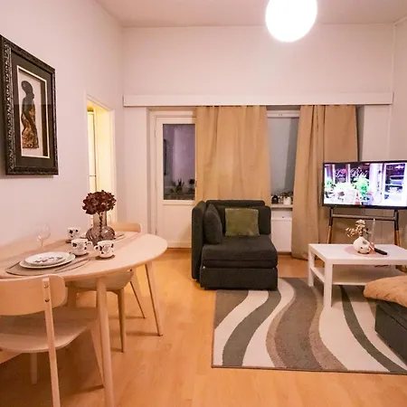 Peaceful - Near Kaari Mall, 5 Min To Train Апартаменты *